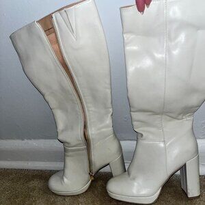 White Wide-Calf Gogo Boots - Size 8